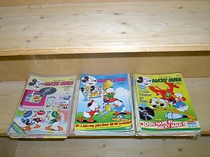 Walt Disneys Micky Maus (Die größte Jugendzeitschrift der Welt). Konvolut / Paket / Sammlung von 42 Heften des Jahrgangs 1989. (ohne Extra / Extras, Poster […]