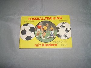 Fussballtraining mit Kindern.