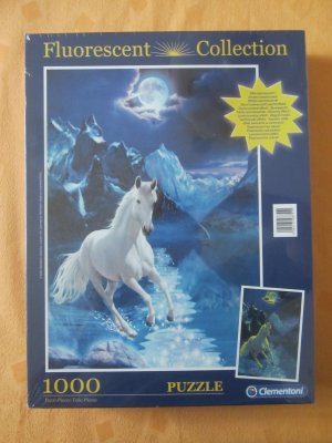 Puzzle mit Leuchteffekt, The white stallion, 1000 Teile, ca. 69x50 cm