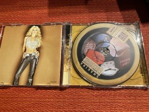 gebrauchter Tonträger – Shakira – Laundry Service (CD & DVD)