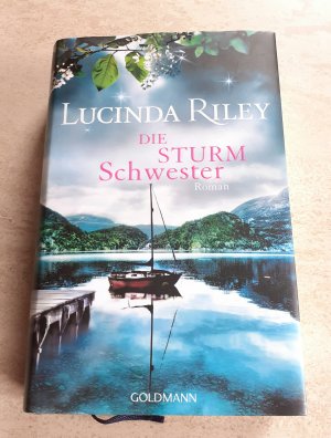 gebrauchtes Buch – Lucinda Riley – Die Sturmschwester