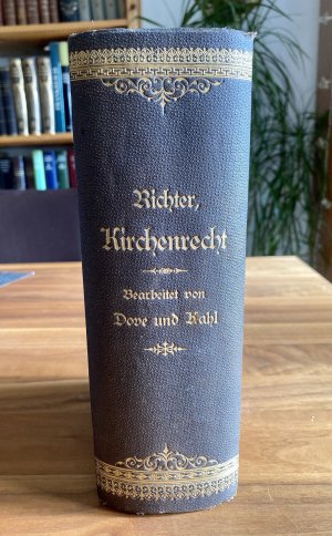 Lehrbuch des katholischen und evangelischen Kirchenrechts