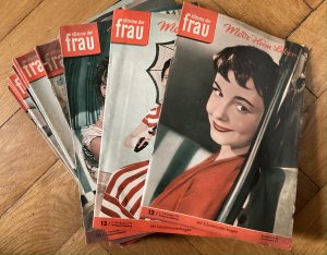 Stimme der Frau - Mode Heim Leben. Konvolut von 21 Heften aus dem Jahrgang 1955. Mit den Schnittmusterbogen.