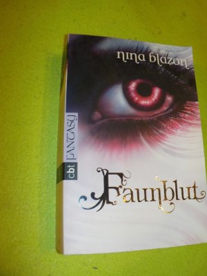 gebrauchtes Buch – Nina Blazon – Faunblut