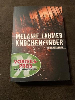 gebrauchtes Buch – Melanie Lahmer – Knochenfinder