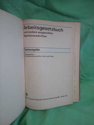 gebrauchtes Buch – Staatssekretariat für Arbeit und Löhne  – ARBEITSGESETZBUCH und andere Rechtsvorschriften - Textausgabe