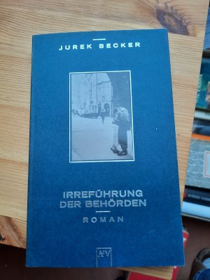 gebrauchtes Buch – Jurek Becker – Irreführung der Behörden