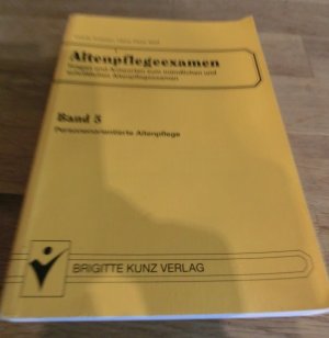 gebrauchtes Buch – Kriesten, Ursula; Wolf – Altenpflege, Pflegeplanungen, Fallbeispiele