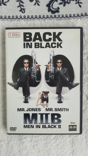 Back in Black - MIIB: Men in Black II