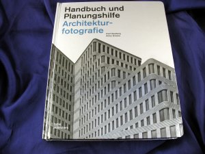 gebrauchtes Buch – Hausberg, Axel; Simons – Architekturfotografie. Handbuch und Planungshilfe