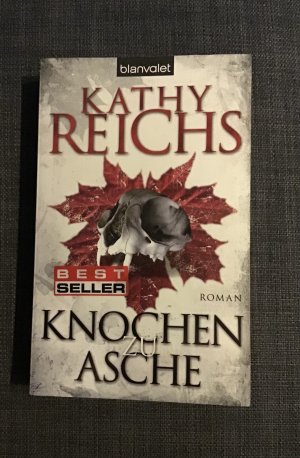 gebrauchtes Buch – Kathy Reichs – Knochen zu Asche