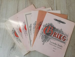 gebrauchtes Buch – Edvard Grieg – Lyrische Stücke für Pianoforte. Heft I - IX, ausgen. Heft VI, insges. 8 Hefte