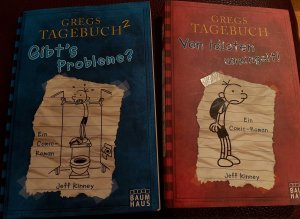 gebrauchtes Buch – Jeff Kinney – 2 x Gregs Tagebuch - Von Idioten umzingelt! + Gibt`s Probleme?