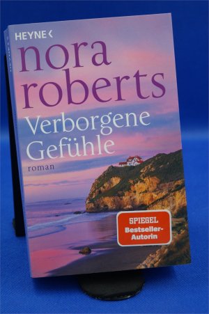 gebrauchtes Buch – Nora Roberts – Verborgene Gefühle + :::Geschenk:::