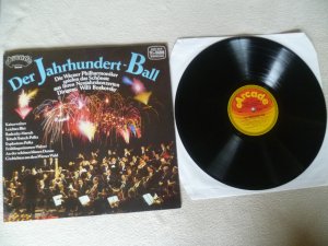 gebrauchter Tonträger – Wiener Philharmoniker u – Der Jahrhundert-Ball Die Wiener Philharmoniker spielen das Schönste aus Ihren Neujahrskonzerten