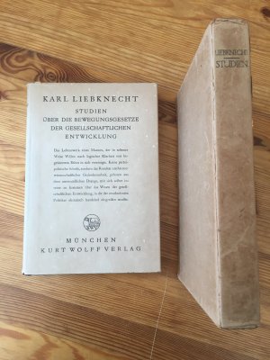 antiquarisches Buch – Karl Liebknecht – Studien über die Bewegungsgesetze der gesellschaftlichen Entwicklung. EA Kurt Wolff Verlag 1922 mit Schutzumschlag und Schuber