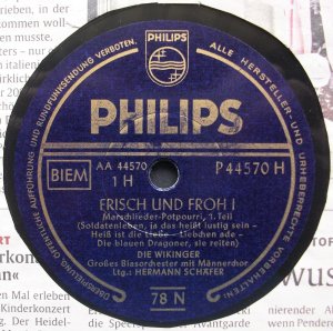 gebrauchter Tonträger – Die Wikinger Großes Blasorchester mit Männerchor Ltg – Frisch und Froh I Marschlieder-Potpourri (25 cm - Schellackplatte, Mono, 1954)