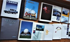 ca. 15x OPEL- Broschüren Werbemappen Werbung 80er- 00er- Jahre; mit Texten, Fotos, CD- ROM