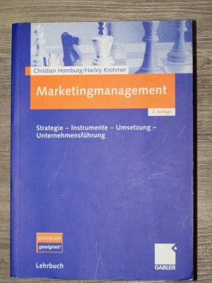 Marketingmanagement - Strategie - Instrumente - Umsetzung - Unternehmensführung (ISBN 9784757527560)