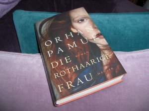 Die rothaarige Frau