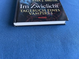 gebrauchtes Buch – Lisa J. Smith – Im Zwielicht. Tagebuch eines Vampirs Band 1. Hardcover