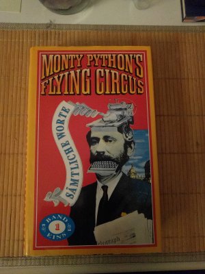 gebrauchtes Buch – Chapman, Graham; Cleese – Monty Python's Flying Circus