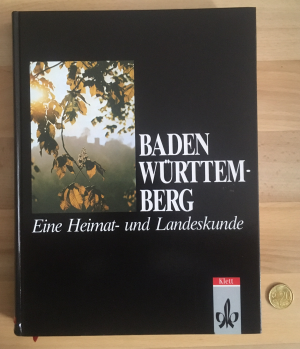 gebrauchtes Buch – Hermann Burkhardt – Baden-Württemberg. Eine Heimat- und Landeskunde. Inklusive einer Handkarte Baden-Württemberg.