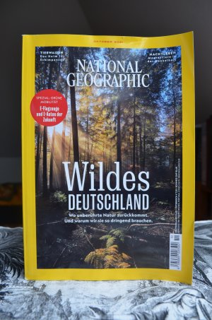 gebrauchtes Buch – Nomen Nescio – National Geographic (Ausgabe vom Oktober 2021 zu Tierwaisen, Meerestieren, zum wilden Deutschland)