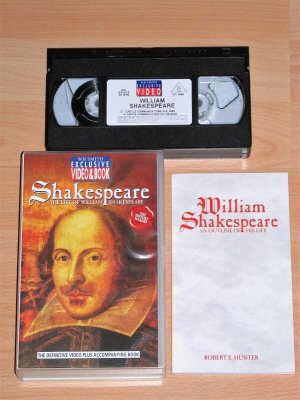 gebrauchter Film – VHS + Book - Shakespeare - The Life Of William Shakespeare