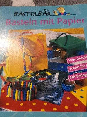 gebrauchtes Buch – Hailer, Petra; Rogge-Fuchs – Basteln mit Papier