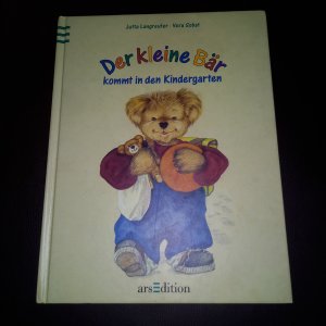 gebrauchtes Buch – Langreuter, Jutta; Sobat – Der kleine Bär kommt in den Kindergarten