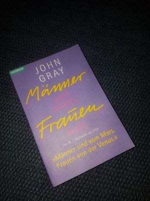 gebrauchtes Buch – John Gray – Männer sind anders. Frauen auch