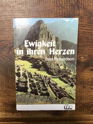 Ewigkeit in ihren Herzen