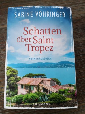 gebrauchtes Buch – Sabine Vöhringer – Schatten über Saint-Tropez - Ein Fall für Conny von Klarg - Kriminalroman