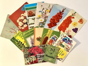 gebrauchtes Buch – 13 Broschüren BLUMEN aus den 1960ern