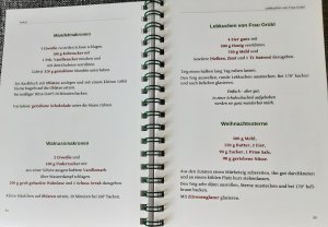 gebrauchtes Buch – H.M. Finsterwalder – Kuchen backen zur Abendzeit zerwuselt die Traurigkeit