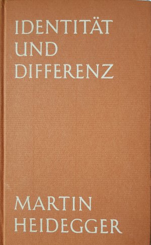 Identität und Differenz