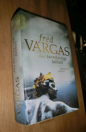 gebrauchtes Buch – Fred Vargas – Das barmherzige Fallbeil