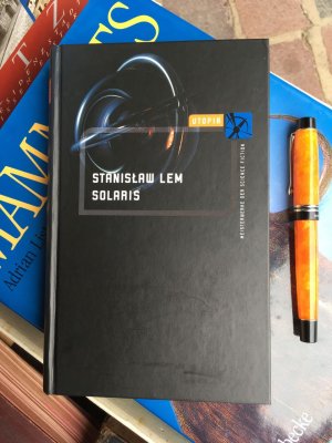 Solaris : Roman / Aus dem Polnischen von Irmtraud Zimmermann-Göllheim., Mit einem Vorwort von Ursula K. LeGuin. Anhang: Erik Simon, Über Stanislaw Lem […]