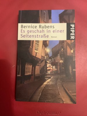 gebrauchtes Buch – Bernice Rubens – Es geschah in einer Seitenstrasse