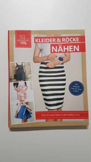 gebrauchtes Buch – Stefanie Brugger und Laura Hertel – Nähen kompakt. Kleider und Röcke nähen. Über 20 coole Styles in den Größen S-XL