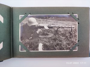 Erster Weltkrieg, ca. 1908-1918. Album mit 49 Original-Photographien.