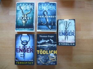 gebrauchtes Buch – Thomas Enger – Sterblich; Vergiftet; Verleumdet; Gejagt; Tödlich