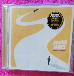 Bruno Mars - doo-wops & hooligans