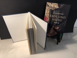 gebrauchtes Buch – Atiq Rahimi – Erde und Asche