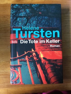 gebrauchtes Buch – Helene Tursten – Die Tote im Keller