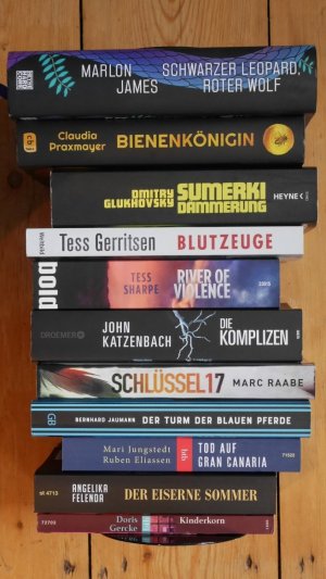 1A Krimi Thriller BuchPaket – Tod auf Gran Canaria, Der eiserne Sommer, Der Turm der blauen Pferde, Kinderkorn, Blutzeuge, Die Komplizen, Sumerki Dämmerung […]