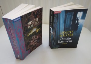 gebrauchtes Buch – Minette Walters – 2 Bücher: Die Schandmaske + Dunkle Kammern