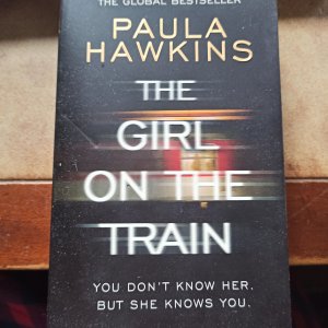 gebrauchtes Buch – Paula Hawkins – The Girl in the Train