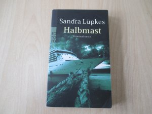 gebrauchtes Buch – Sandra Lüpkes – Halbmast